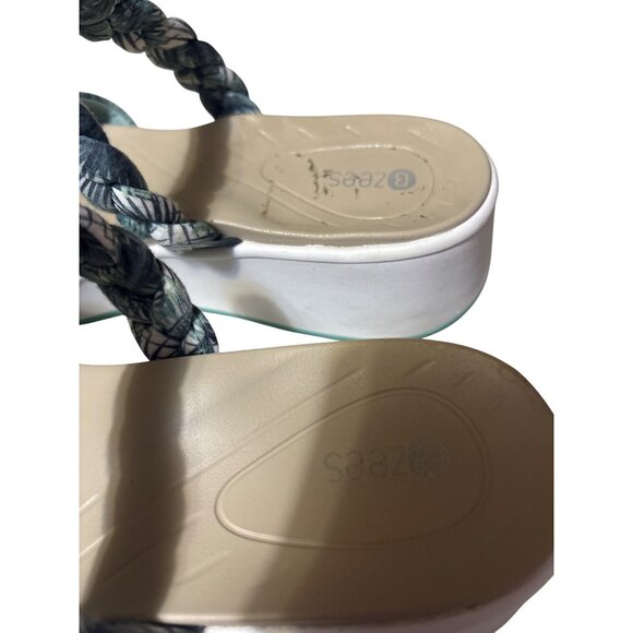 Bzees Womens Palm Print Slide Sandals With White Platform Sole & Braided Strap U - Picture 2 of 8